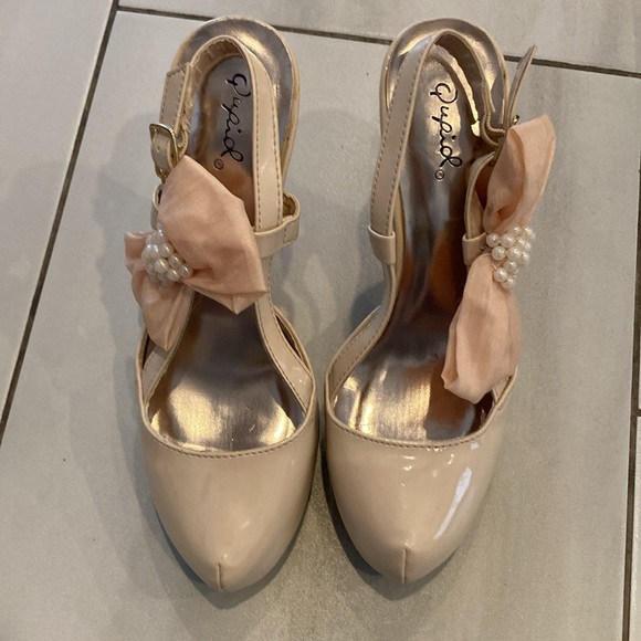 Qupid heels with ribbon bow and pearls. Size 7 1/2 - Picture 2 of 4